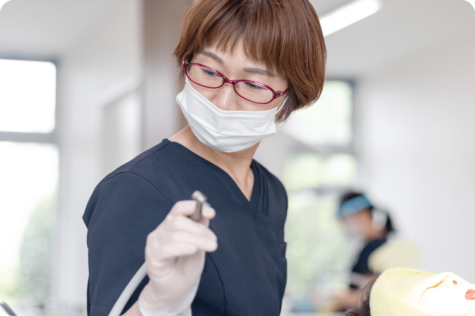 子育てと両立しながら働く女性歯科医師