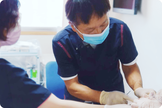 施設を訪問して診療を行う歯科医師